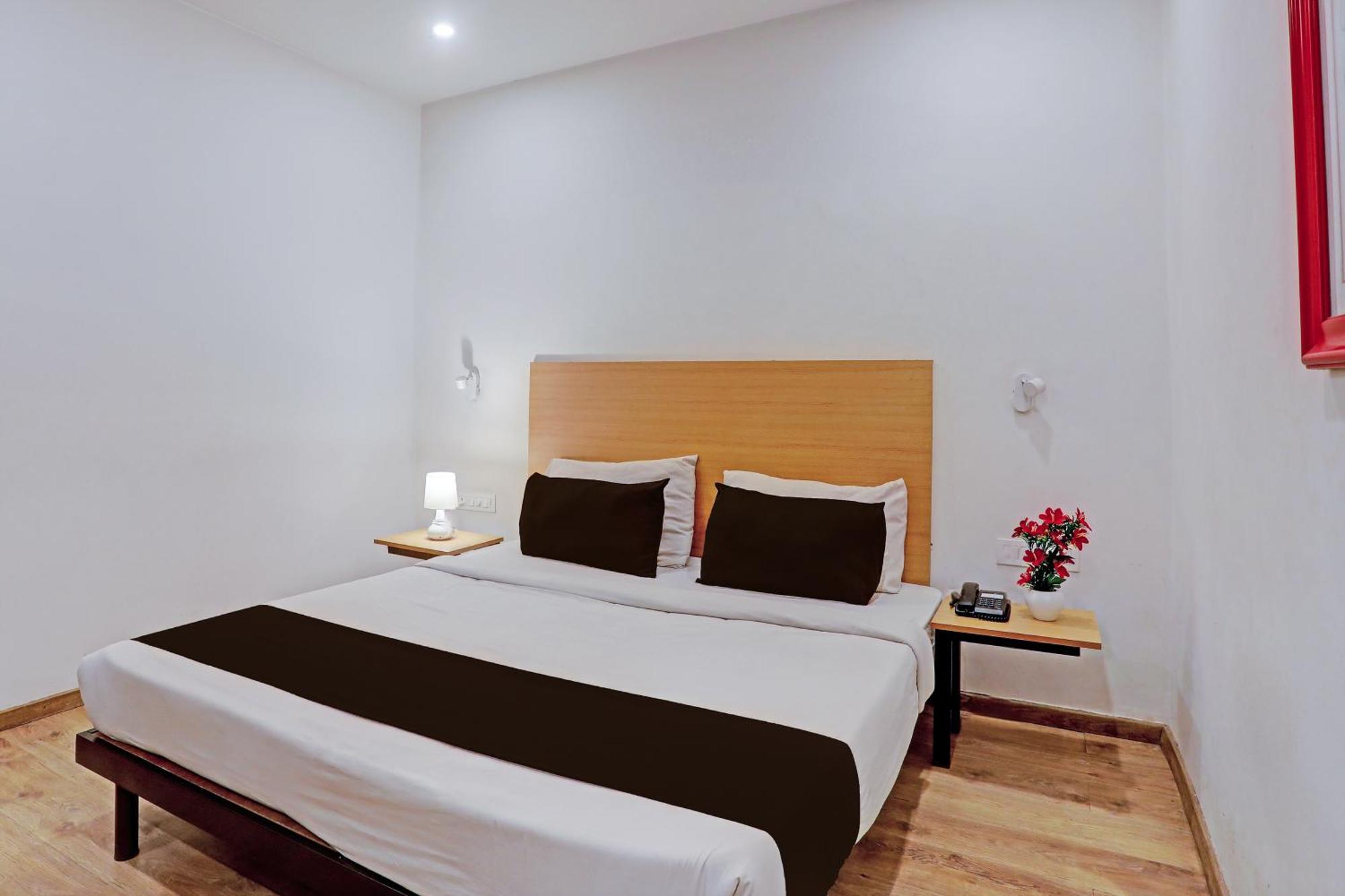 Townhouse Near Secunderabad Railway Station, Yashoda Hospital, Patny Centre ภายนอก รูปภาพ